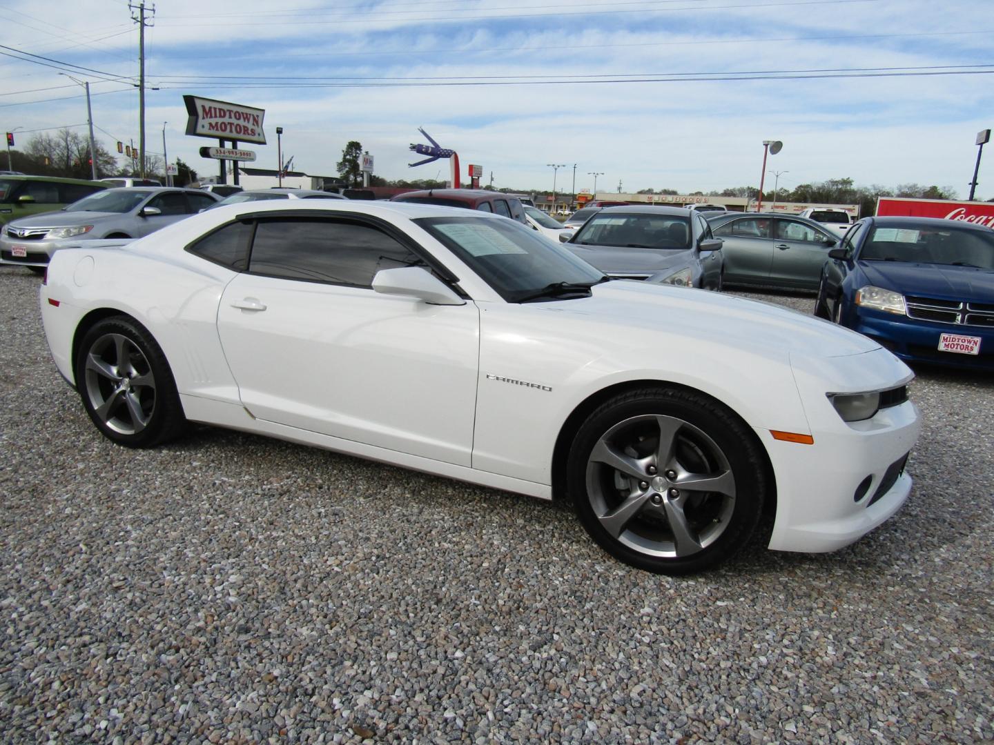 2014 White Chevrolet Camaro Coupe 1LT (2G1FB1E32E9) with an 3.6L V6 DOHC 24V FFV engine, Automatic transmission, located at 15016 S Hwy 231, Midland City, AL, 36350, (334) 983-3001, 31.306210, -85.495277 - Photo#0